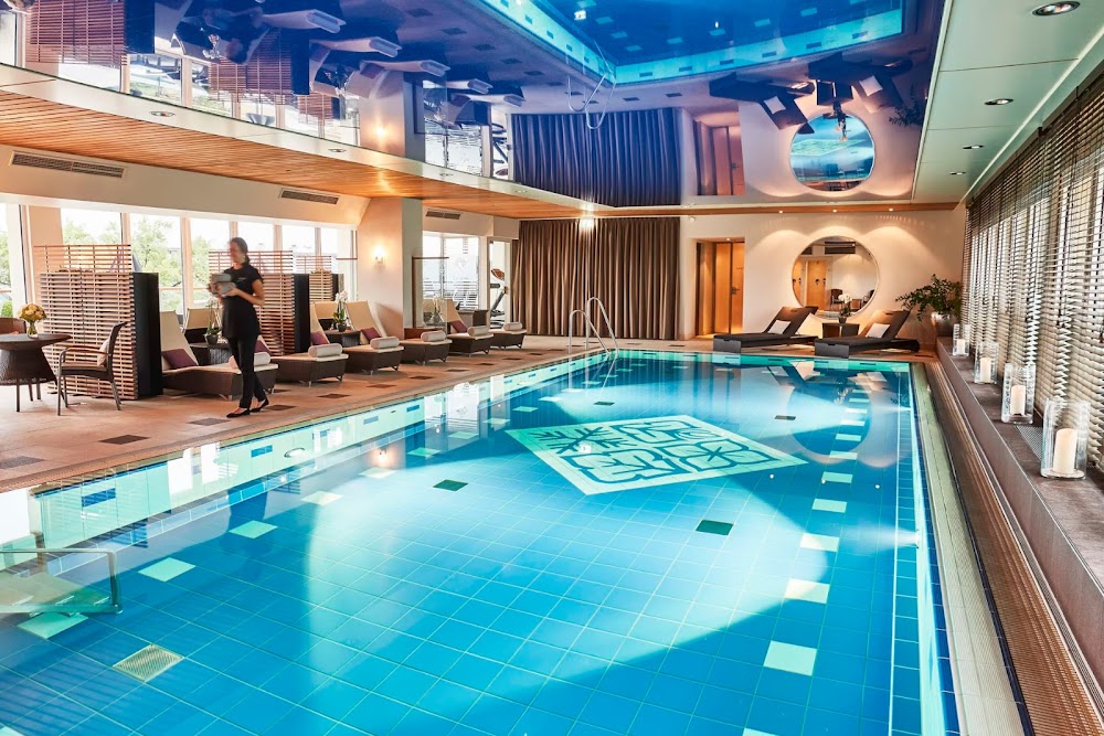 Grand Pinnacle Luxury Hotel photo 4